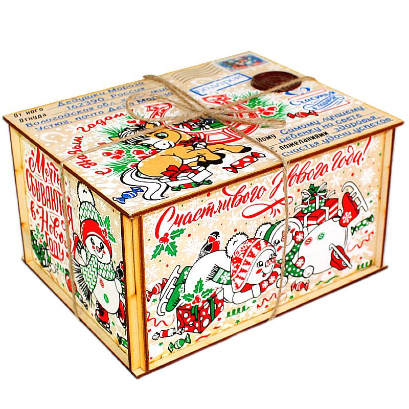 Сладкий новогодний подарок в упаковке из фанеры весом 600 грамм